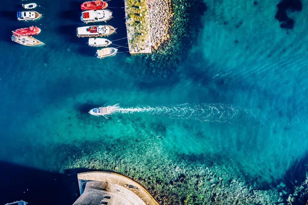 motivar boats single